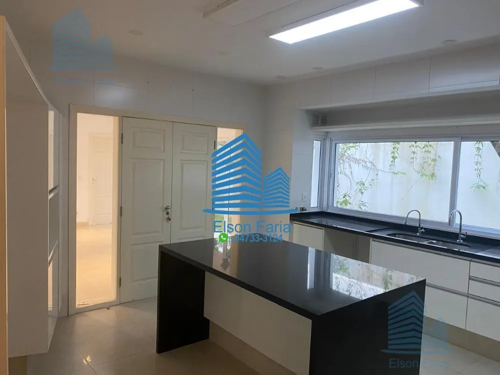 Sobrado, 5 quartos, 904 m² - Foto 1