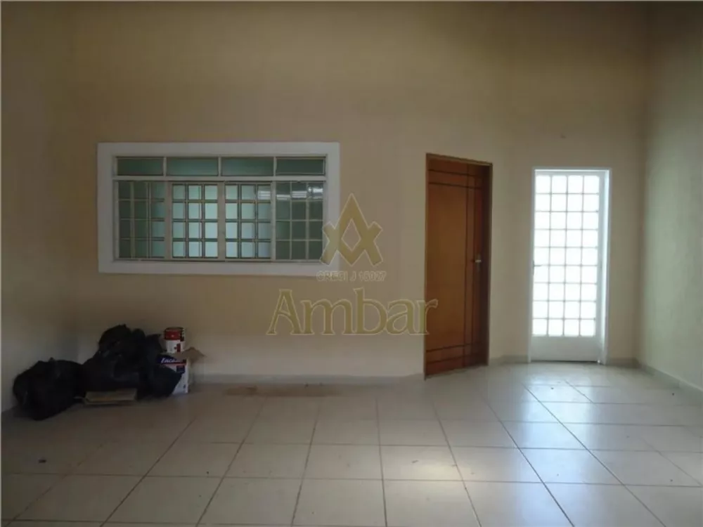 Casa à venda e aluguel com 3 quartos, 135m² - Foto 1