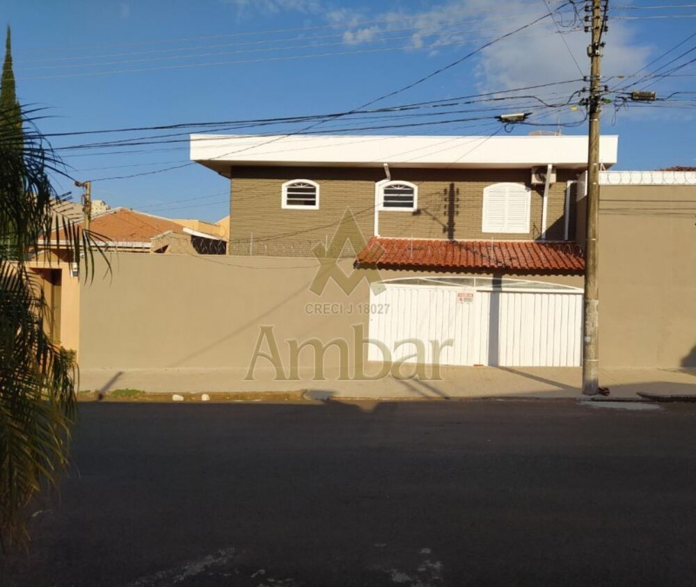 Sobrado à venda com 3 quartos, 330m² - Foto 1