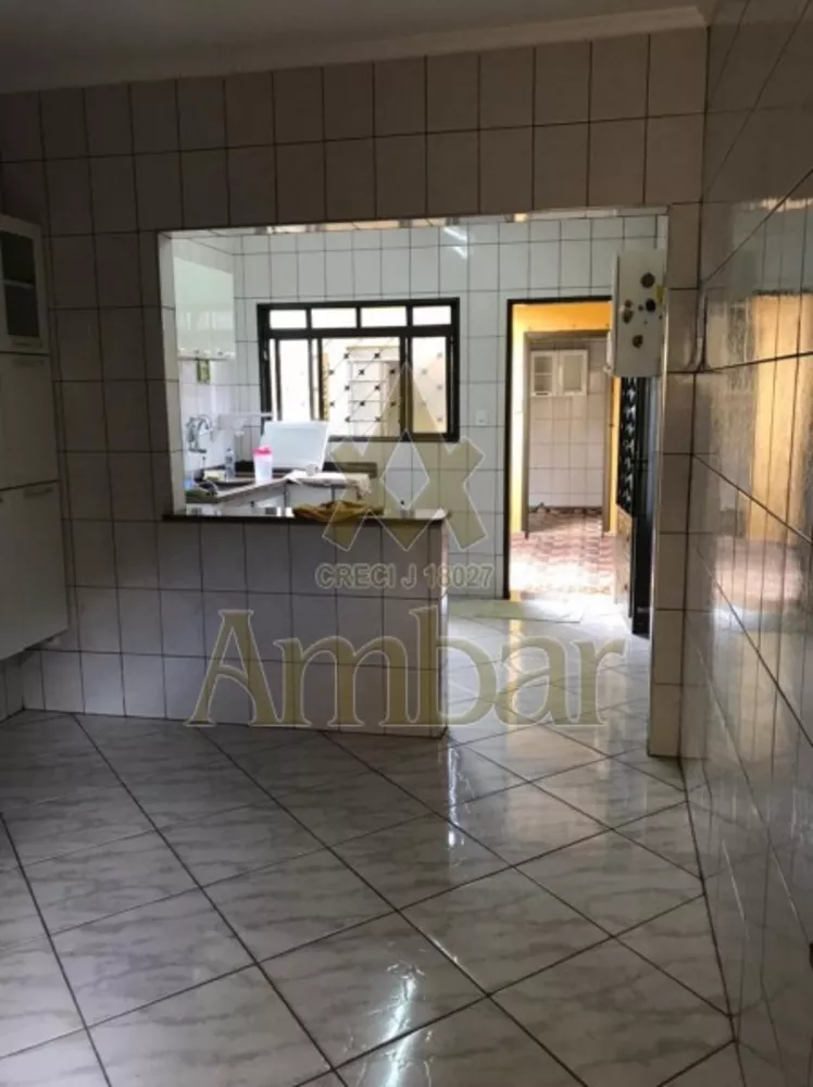 Casa à venda com 2 quartos, 130m² - Foto 1