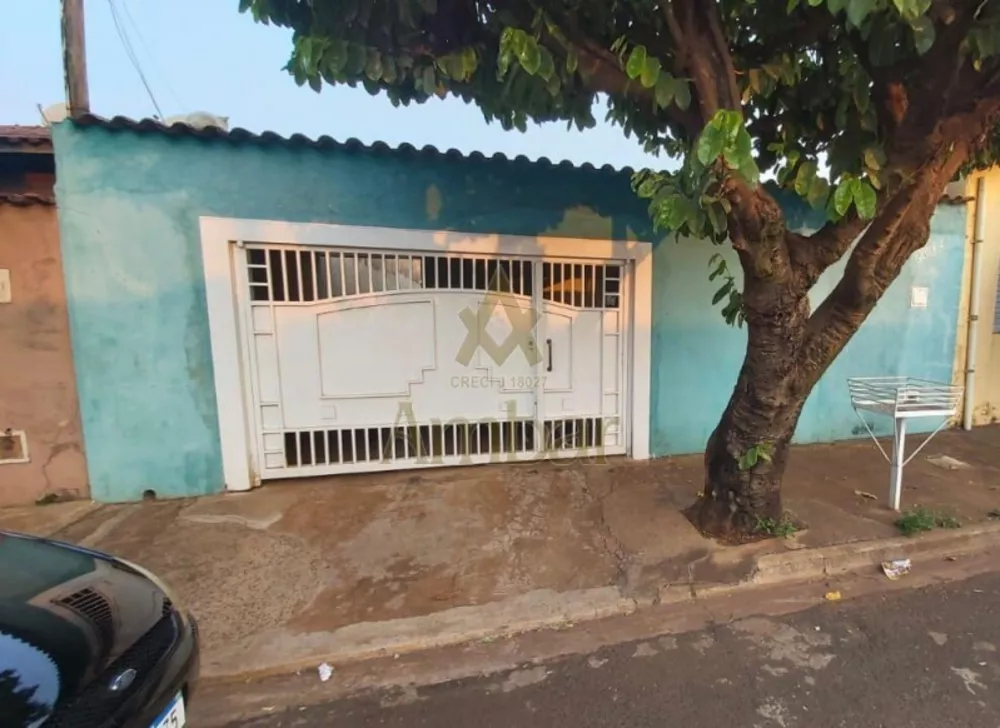 Casa à venda com 3 quartos, 199m² - Foto 1