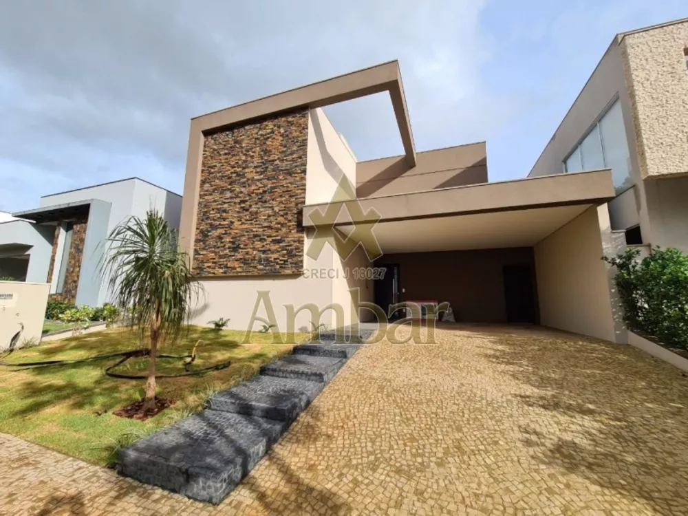 Casa de Condomínio à venda com 4 quartos, 253m² - Foto 1