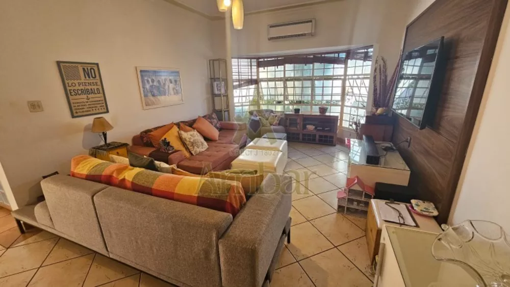 Casa à venda com 4 quartos, 154m² - Foto 1