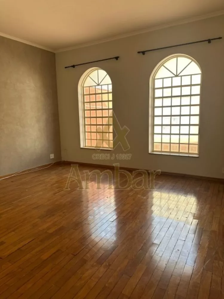 Casa à venda com 5 quartos, 251m² - Foto 1