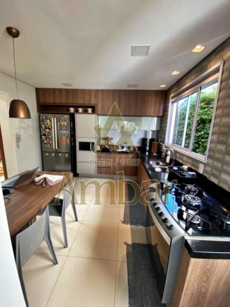 Casa de Condomínio à venda com 3 quartos, 222m² - Foto 2