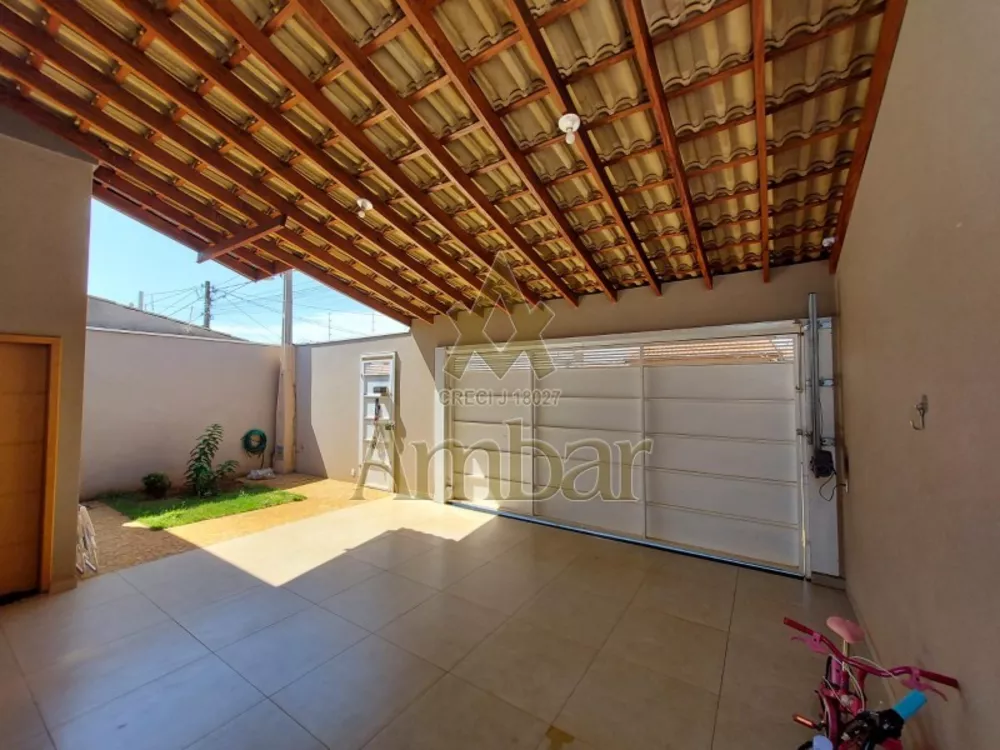 Casa à venda com 3 quartos, 131m² - Foto 1