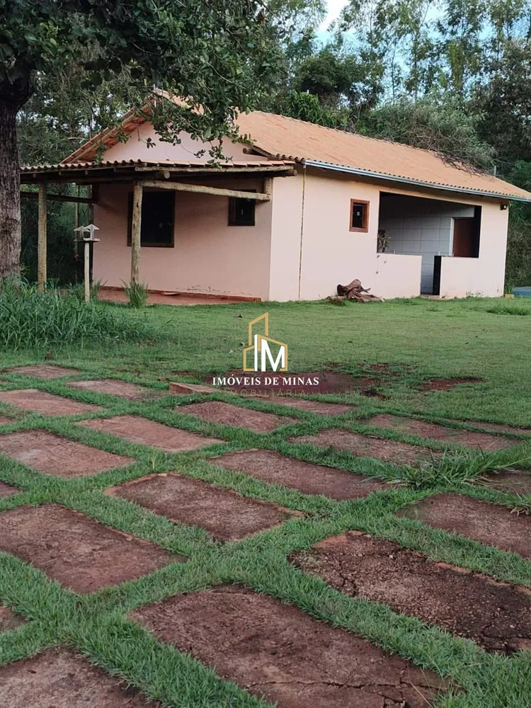 Chácara, 4 quartos, 1610 m² - Foto 1
