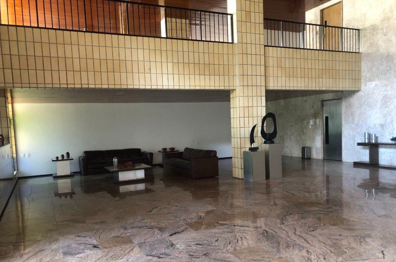 Apartamento à venda com 4 quartos, 240m² - Foto 2