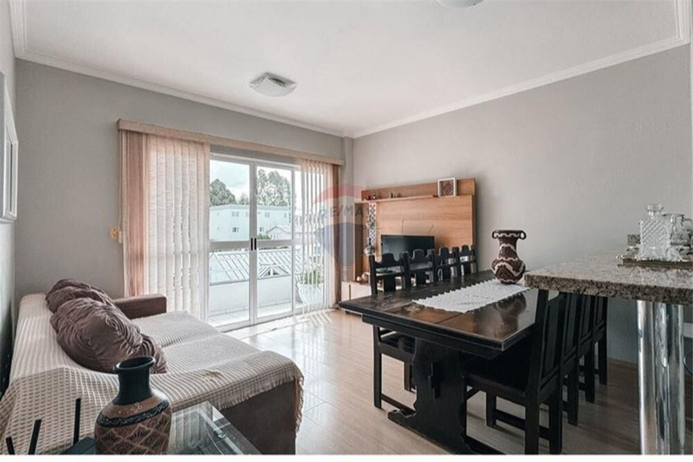 Apartamento à venda com 2 quartos, 72m² - Foto 2