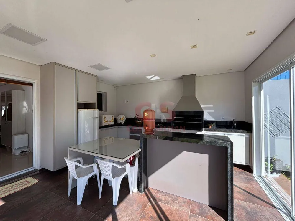 Casa, 3 quartos, 210 m² - Foto 13