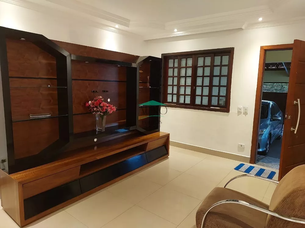 Casa à venda com 3 quartos, 115m² - Foto 1