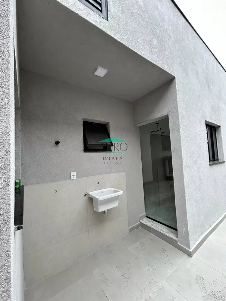 Casa à venda com 2 quartos, 65m² - Foto 4