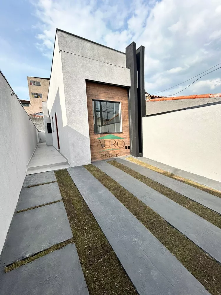 Casa à venda com 2 quartos, 65m² - Foto 2