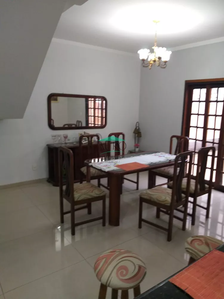 Sobrado à venda com 4 quartos, 150m² - Foto 1