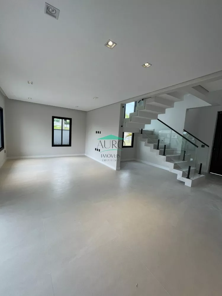 Sobrado, 3 quartos, 242 m² - Foto 2