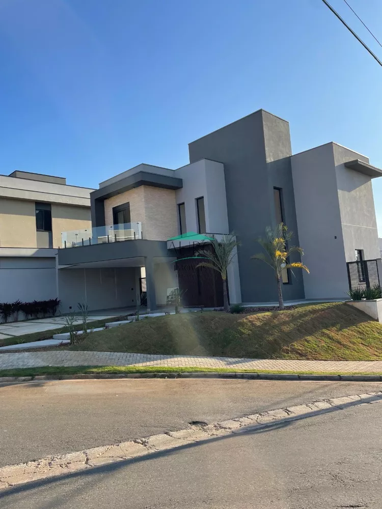 Sobrado, 3 quartos, 242 m² - Foto 1