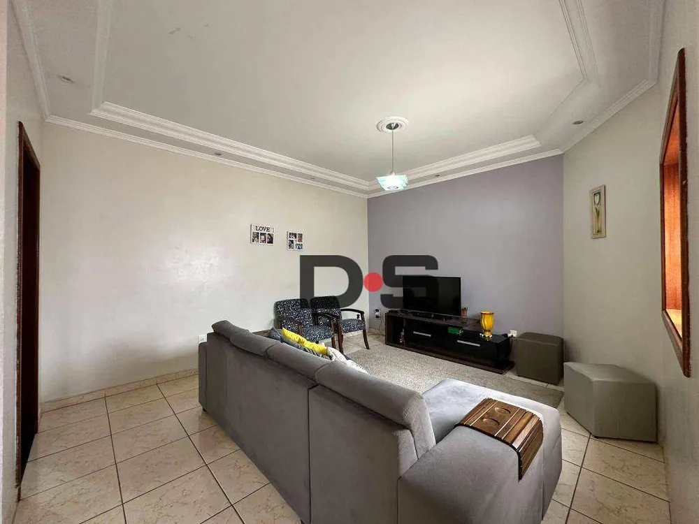 Sobrado, 3 quartos, 214 m² - Foto 1