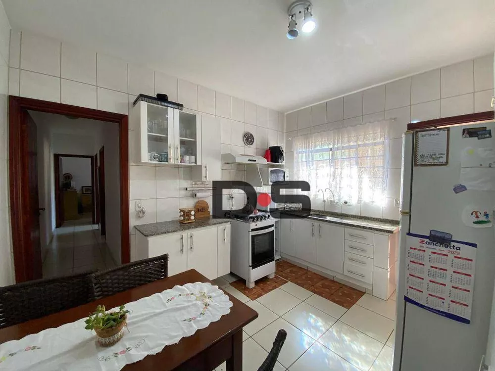 Casa à venda com 2 quartos, 75m² - Foto 4