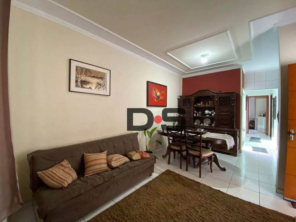 Casa à venda com 2 quartos, 100m² - Foto 2