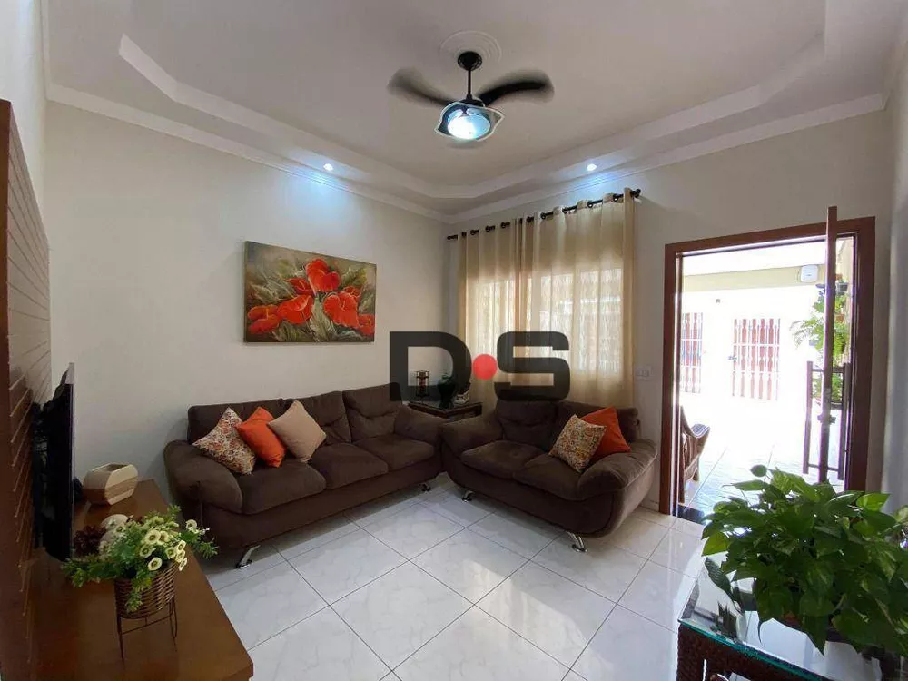 Casa à venda com 3 quartos, 140m² - Foto 2