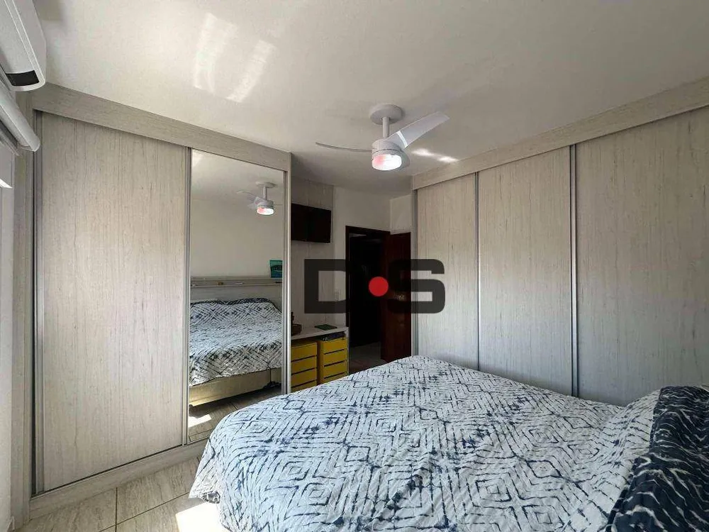 Casa, 5 quartos, 207 m² - Foto 1