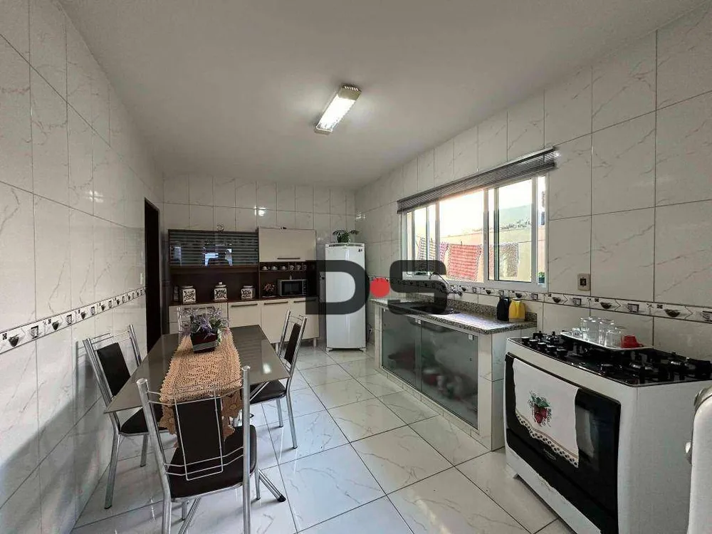 Casa, 3 quartos, 188 m² - Foto 4