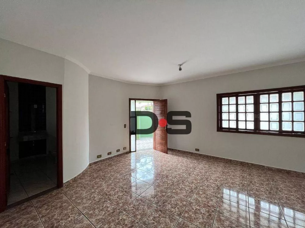 Casa à venda com 3 quartos, 162m² - Foto 2