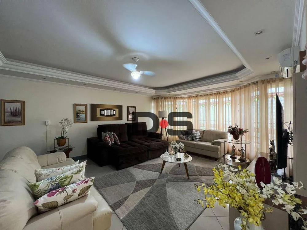 Casa, 4 quartos, 300 m² - Foto 1