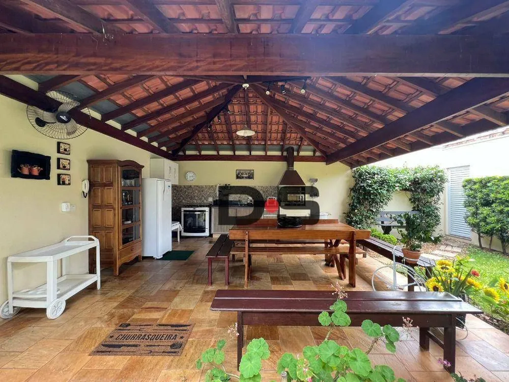 Casa, 4 quartos, 300 m² - Foto 1