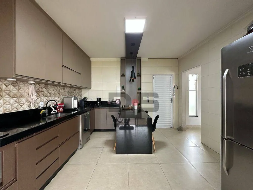 Casa, 3 quartos, 130 m² - Foto 3