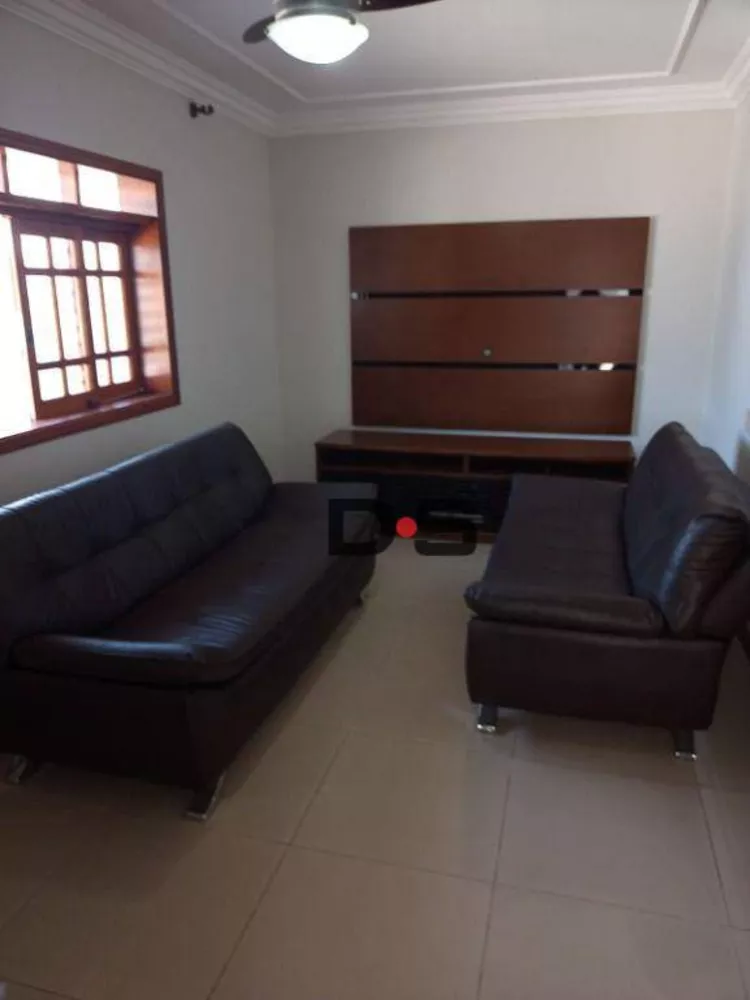 Casa à venda com 3 quartos, 170m² - Foto 1