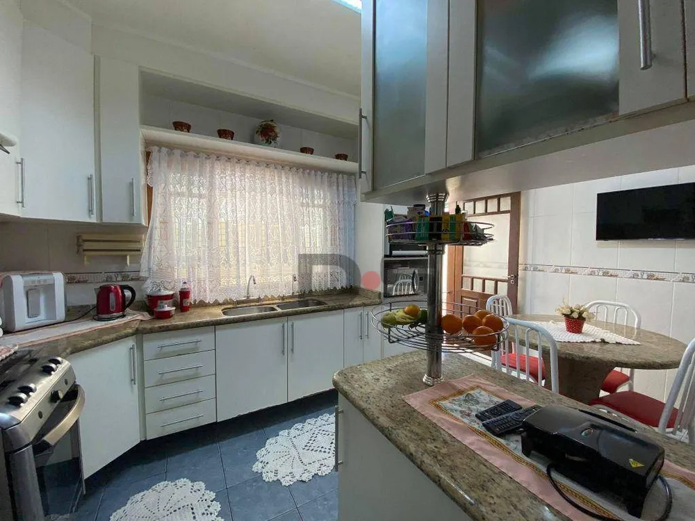 Sobrado, 4 quartos, 245 m² - Foto 1