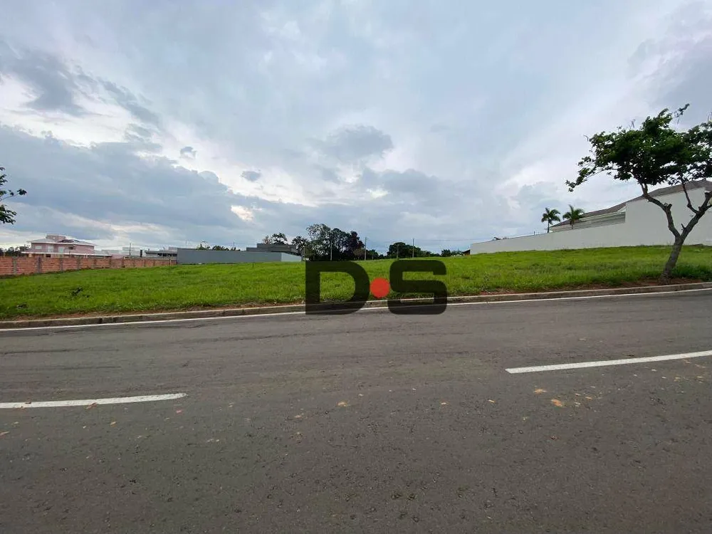Loteamento e Condomínio, 1000 m² - Foto 1