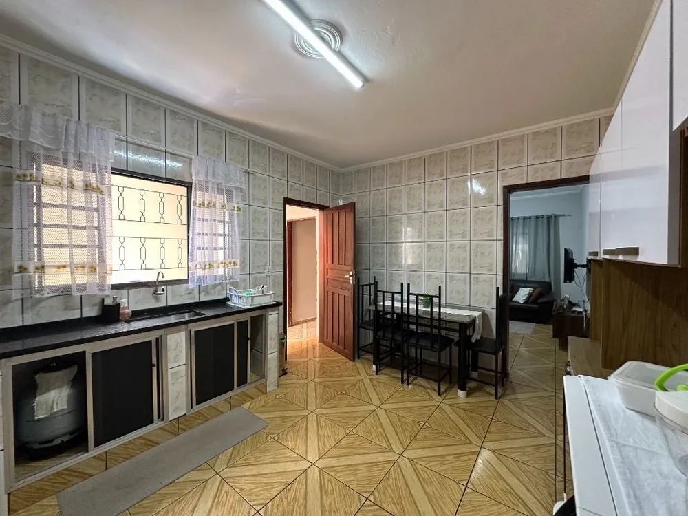 Casa, 2 quartos, 170 m² - Foto 2