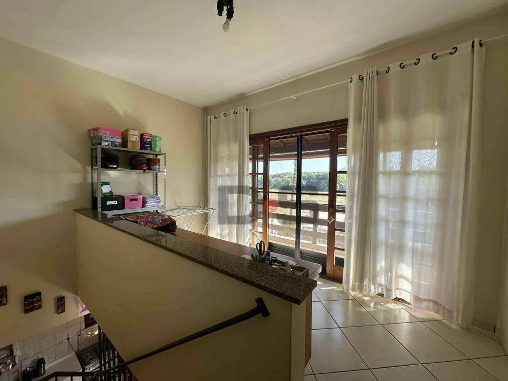 Chácara, 3 quartos, 1000 m² - Foto 1