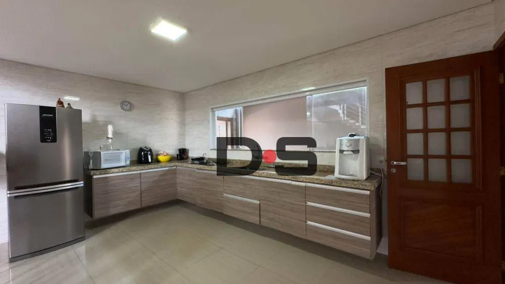 Sobrado, 4 quartos, 197 m² - Foto 2