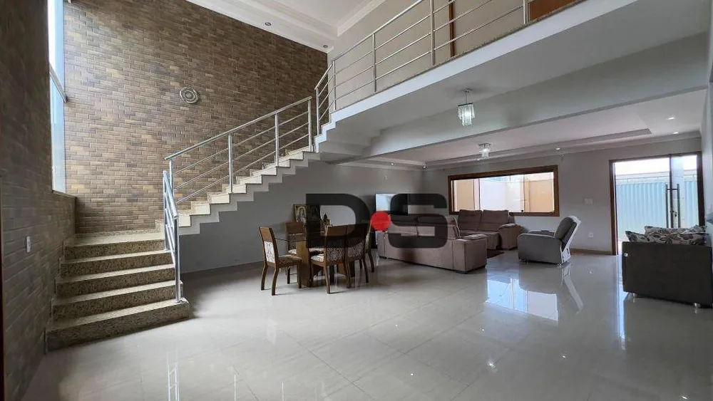 Sobrado, 4 quartos, 197 m² - Foto 1