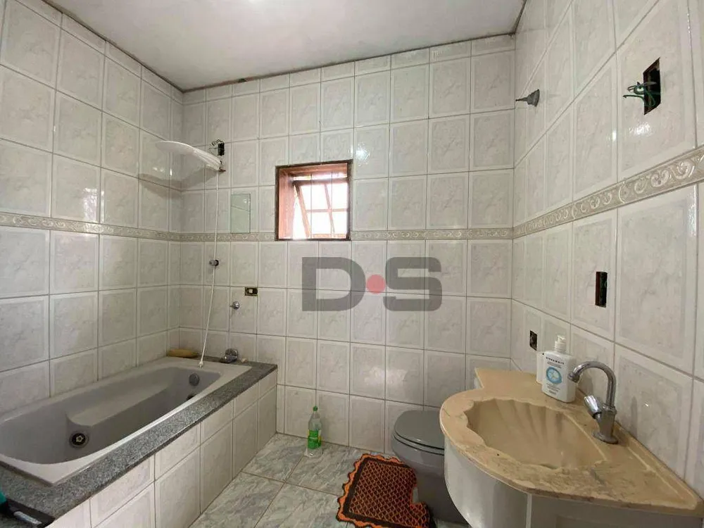 Chácara, 4 quartos, 2000 m² - Foto 1
