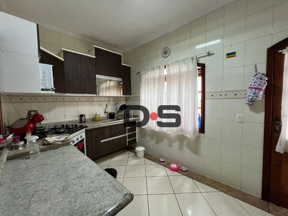Casa, 3 quartos, 190 m² - Foto 3