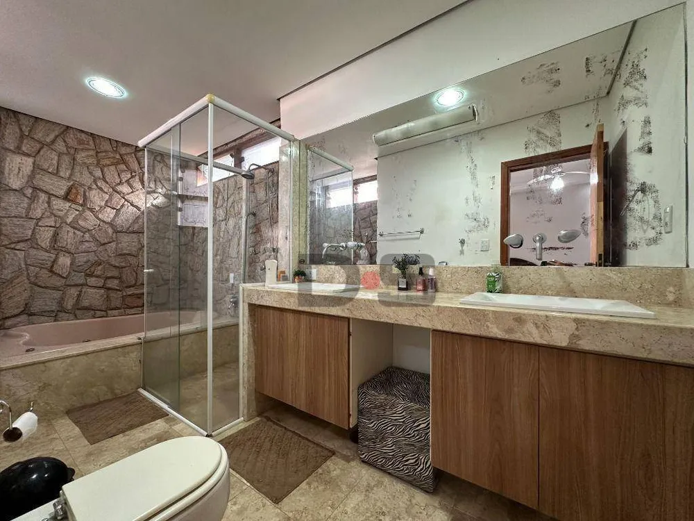 Casa, 4 quartos, 220 m² - Foto 1