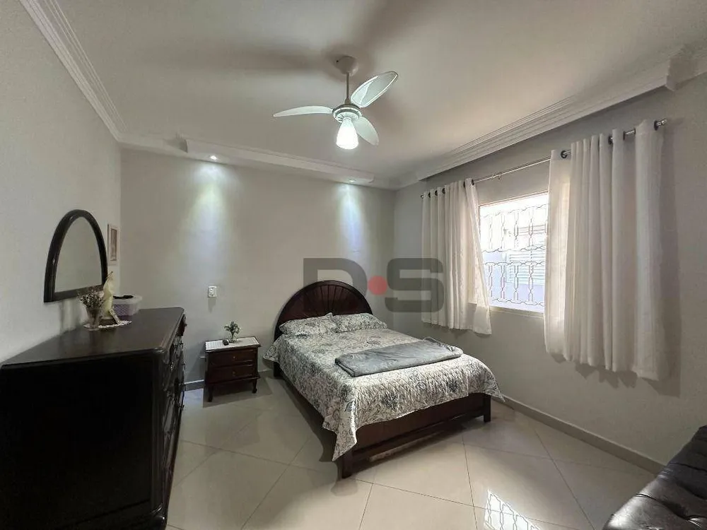 Casa, 4 quartos, 220 m² - Foto 3