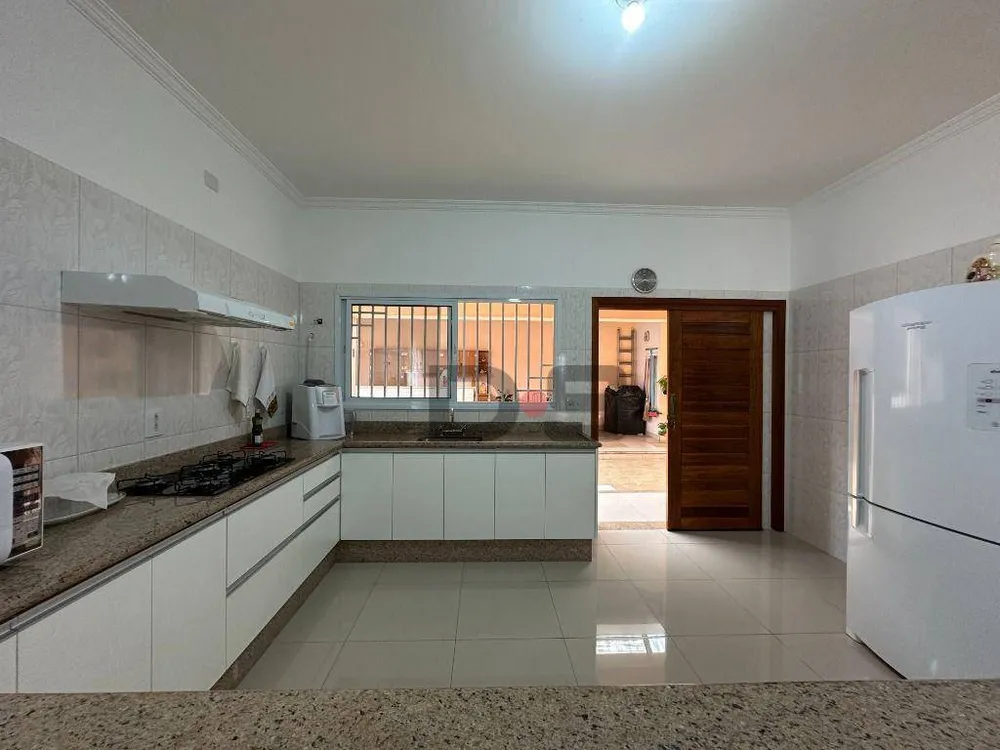 Casa, 3 quartos, 180 m² - Foto 4