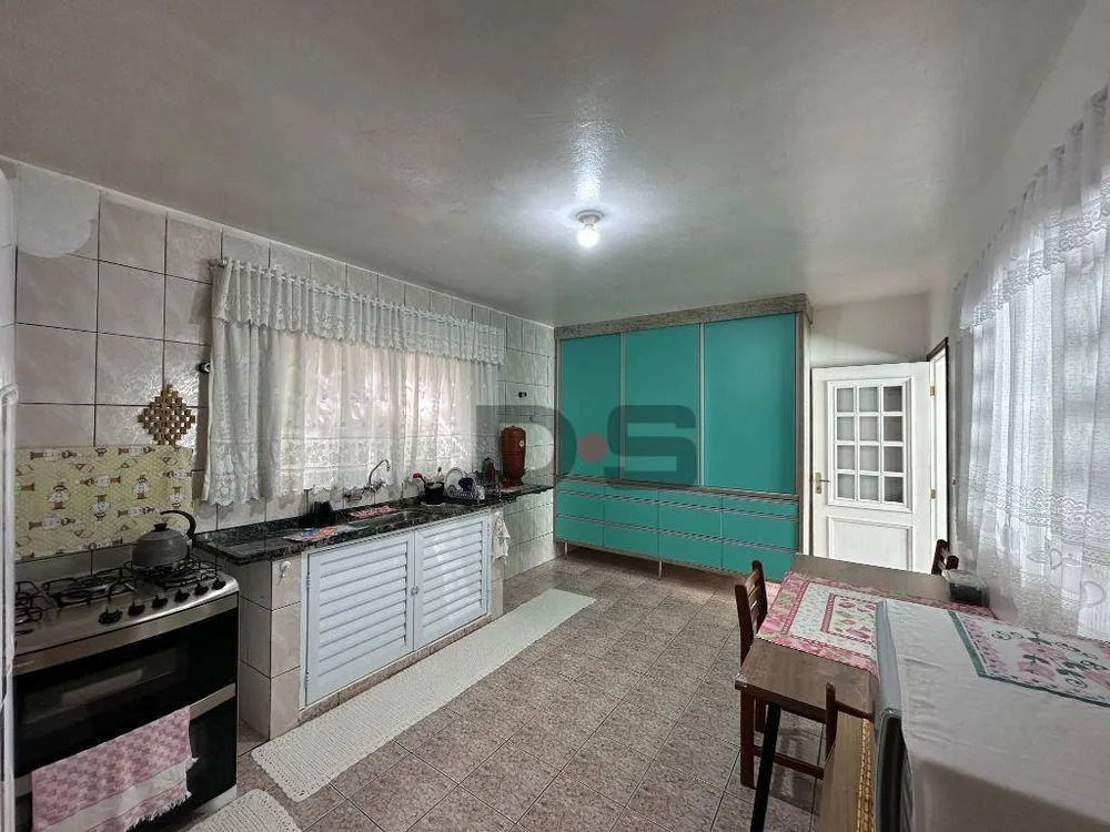 Sítio, 4 quartos, 10000 m² - Foto 1