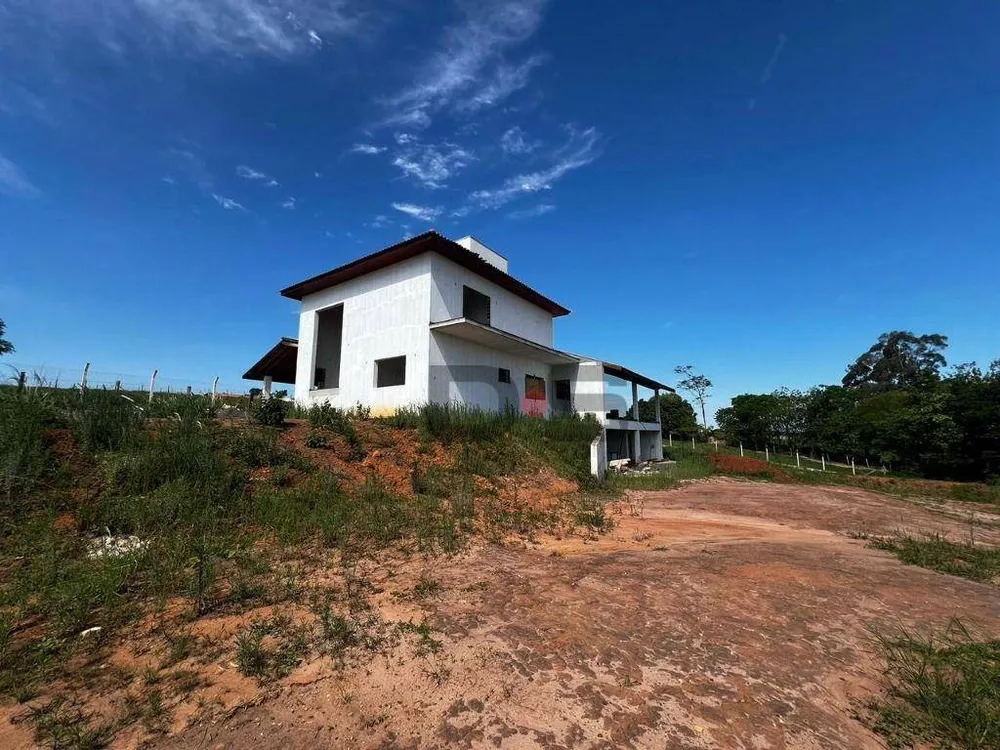 Chácara, 3 quartos, 3000 m² - Foto 1