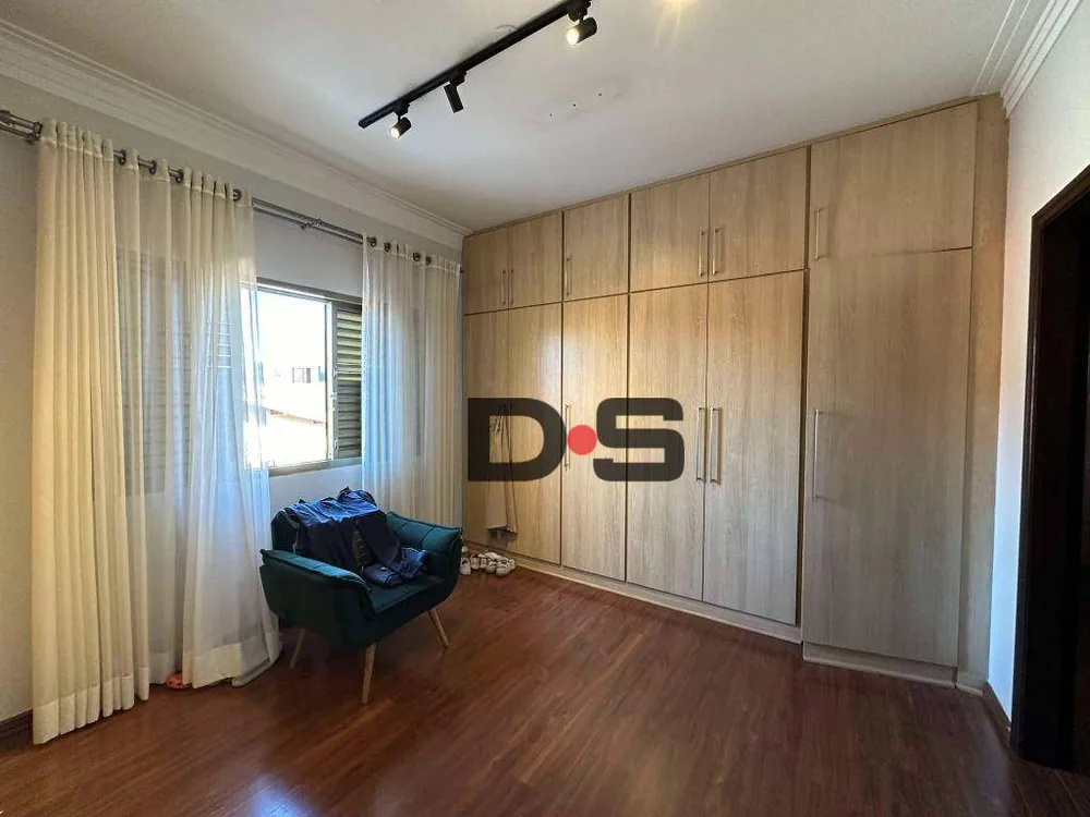 Sobrado, 4 quartos, 312 m² - Foto 1