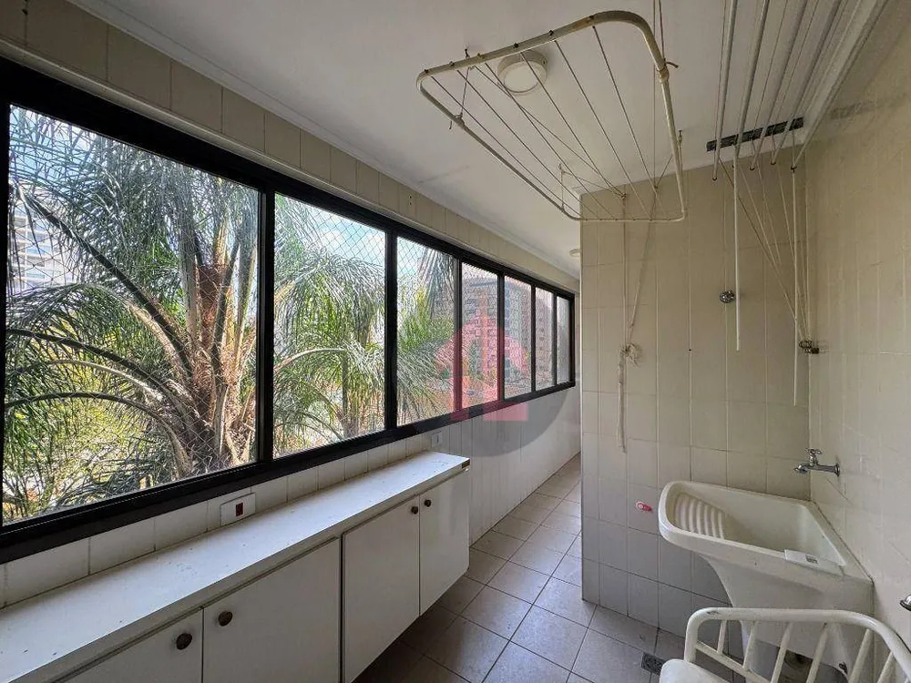 Apartamento, 3 quartos, 130 m² - Foto 2