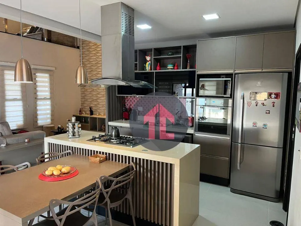Sobrado, 3 quartos, 240 m² - Foto 1
