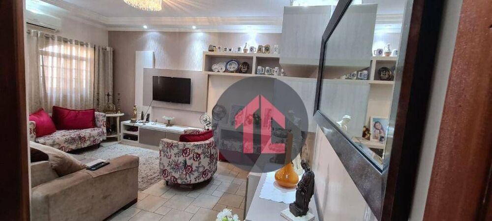 Casa, 3 quartos, 164 m² - Foto 1