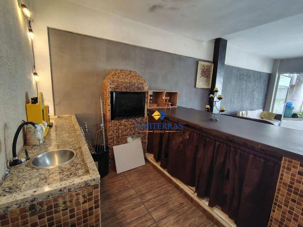 Casa, 4 quartos, 230 m² - Foto 2