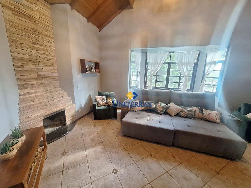 Casa, 4 quartos, 270 m² - Foto 1